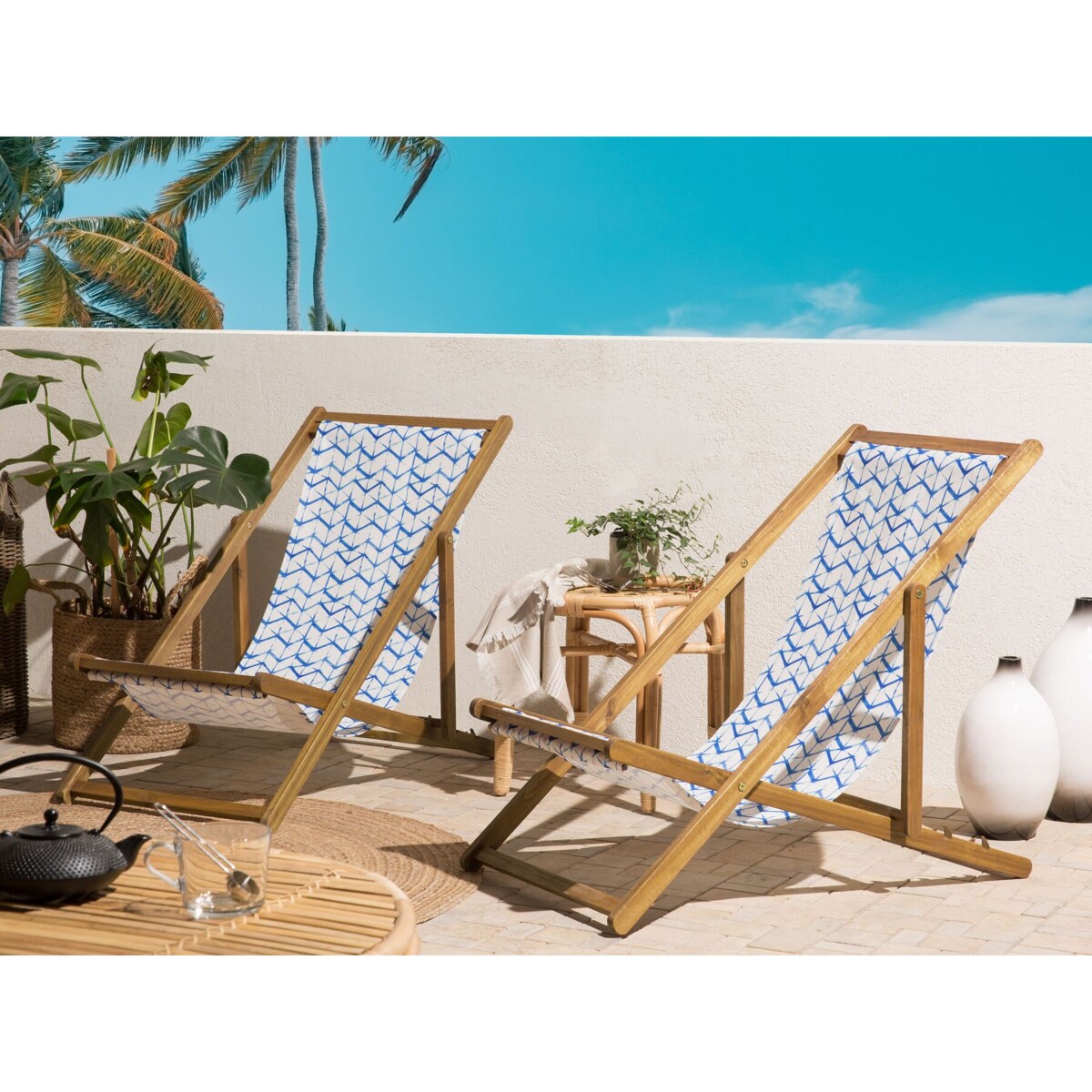 Zestaw 2 leżaków ogrodowych jasne drewno akacjowe niebiesko-biały ANZIO