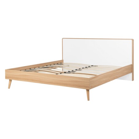 Łóżko LED 140 x 200 cm jasne drewno SERRIS