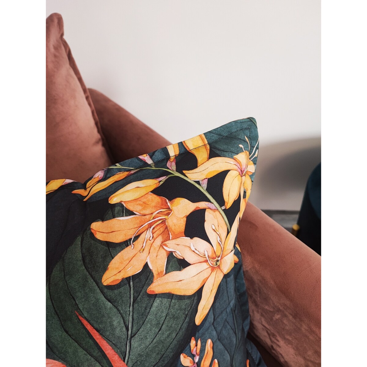 Poszewka dekoracyjna o motywie roślinnym 45x45