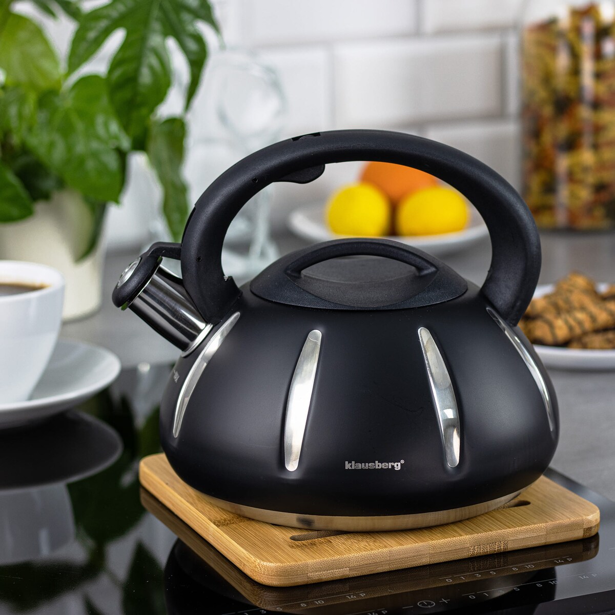 Czajnik stalowy z gwizdkiem lakierowany czarny 3.0L KLAUSBERG