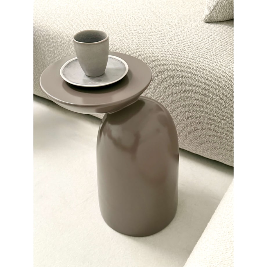 STOLIK ORLANDO BEŻOWY – DESIGNERSKI STOLIK BOCZNY DO SALONU