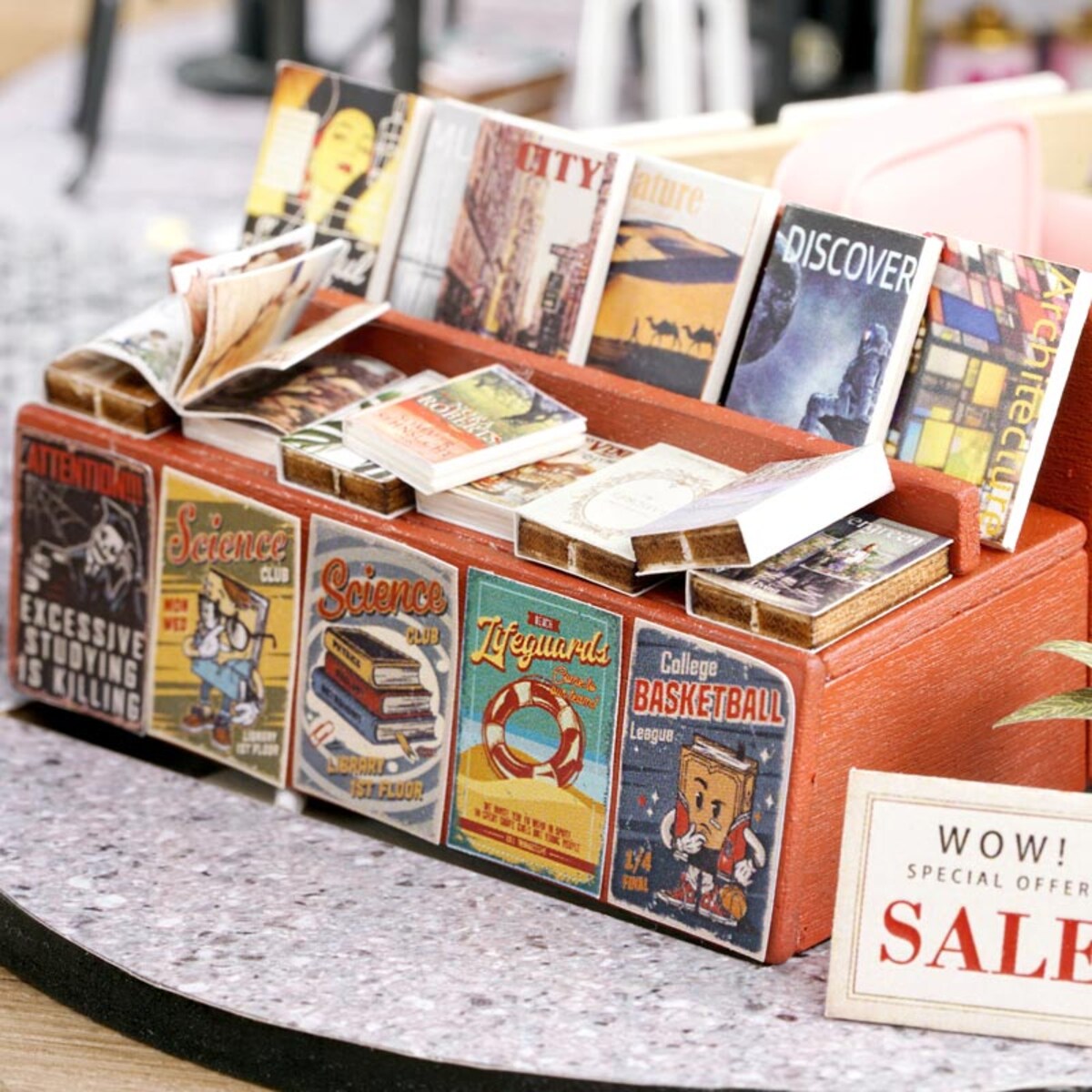 Miniaturowy domek - Książka przy kawie