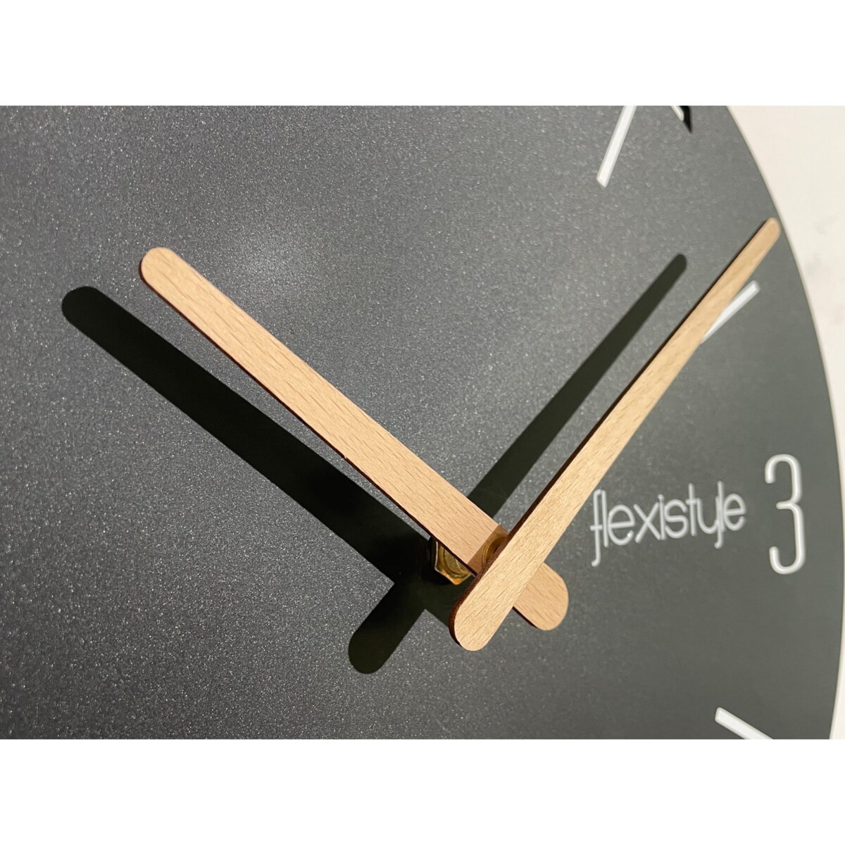 Drewniany zegar ścienny z wahadłem Naturale czarny