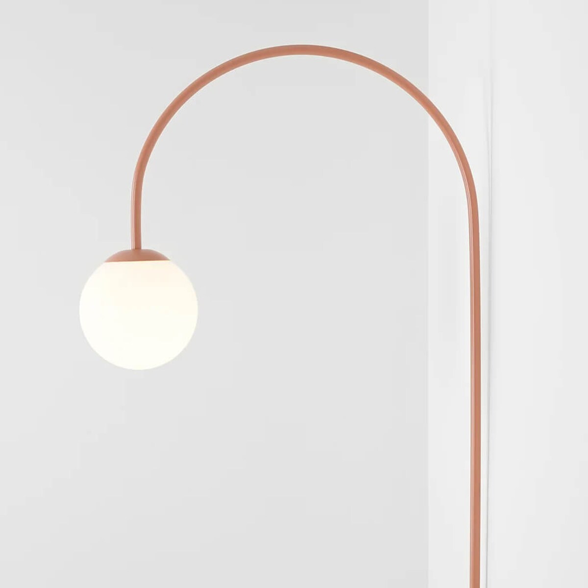 Nowoczesny kinkiet ścienny Una 1116C11 Aldex do czytania szkło metal koralowy