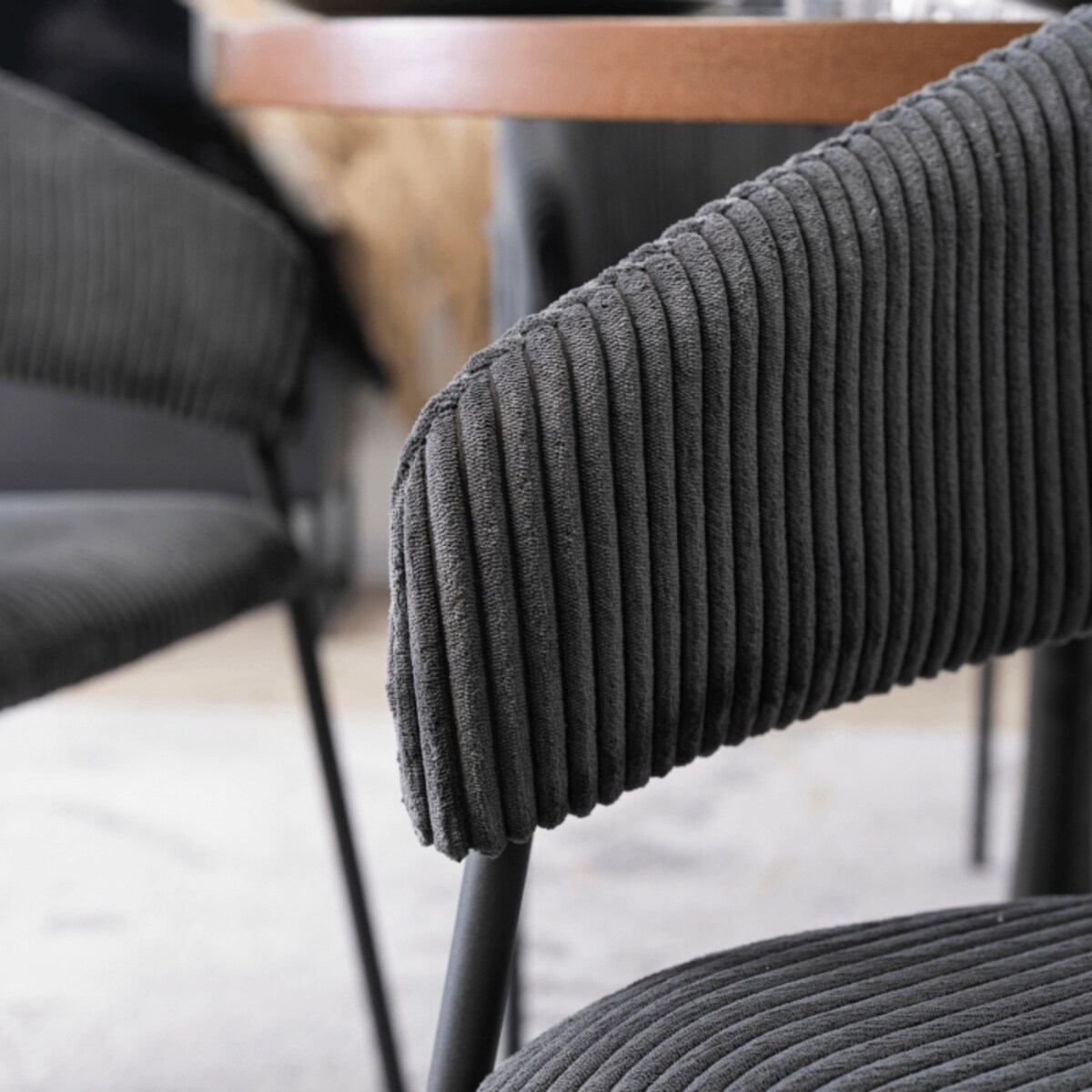 Krzesło Tapicerowane TINKA Czarne Sztruksowe Nowoczesne Loft
