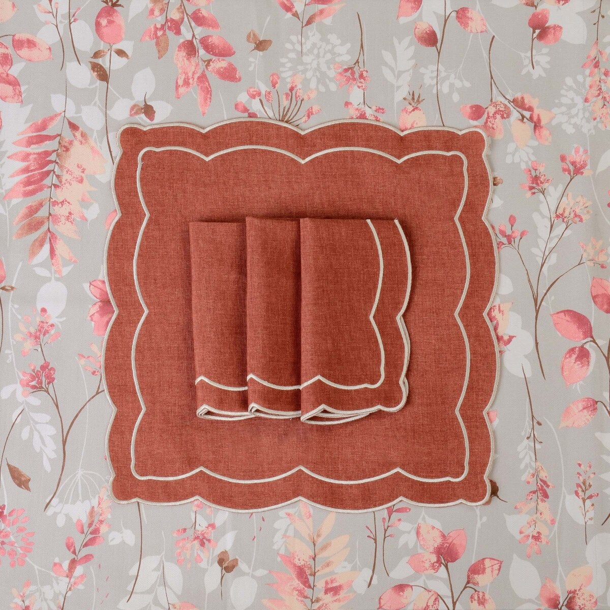 Haftowane serwetki Rust Onde - 4 sztuki