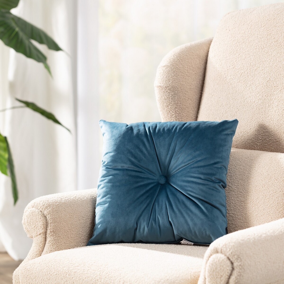 Poduszka kwadratowa Velvet z guzikiem, pruski błękit, 37 x 37cm, Velvet
