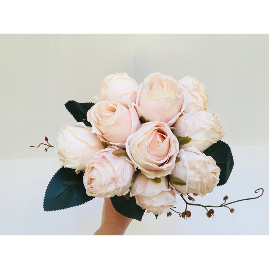 BUKIET róże sztuczne liście na stroik wiązanka do wazonu święta kremowe pik