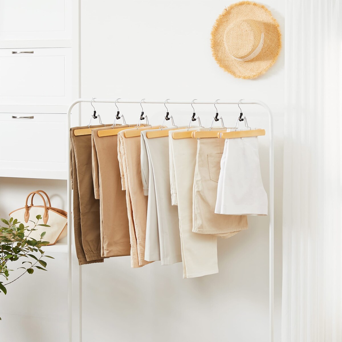 Zestaw 12 Sztuk Wieszaków Na Ubrania Drewniane Brązowe