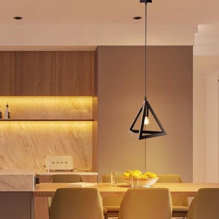 żelazna lampa wisząca piramida industrialna czarna e27