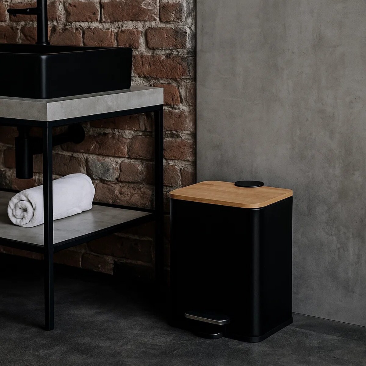 Wąski kosz łazienkowy z bambusem ZETRU, 5 l