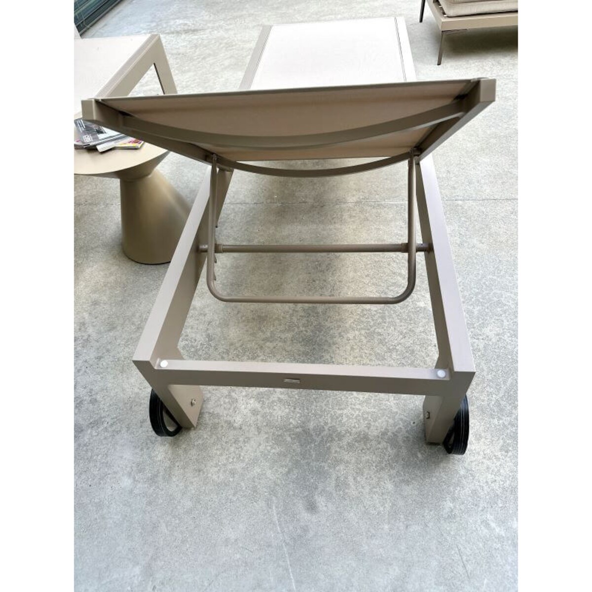 ALUMINIOWY LEŻAK LAURO SZAMPAŃSKI