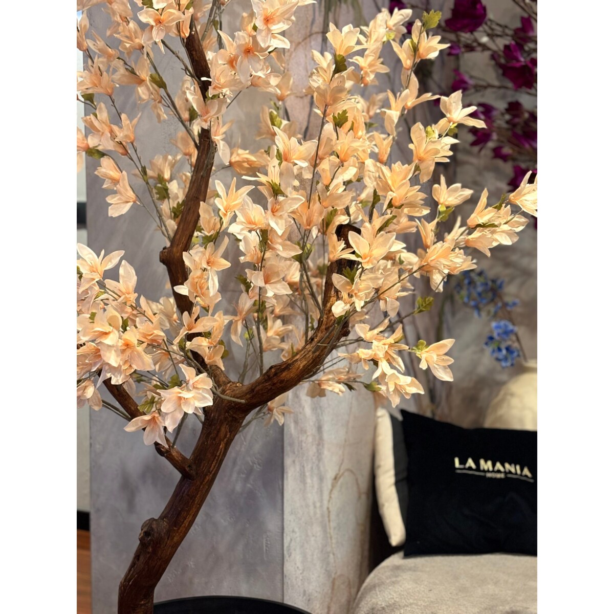 Drzewo kwitnące kremowe na naturalnym pniu 200cm