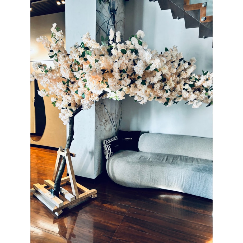 Drzewo kwitnącej wiśni z herbacianymi kwiatami na naturalnym pniu 220 cm