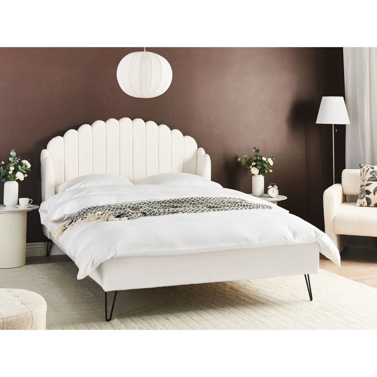 Łóżko Boucle AMBILLOU 140 x 200 cm Złamana biel