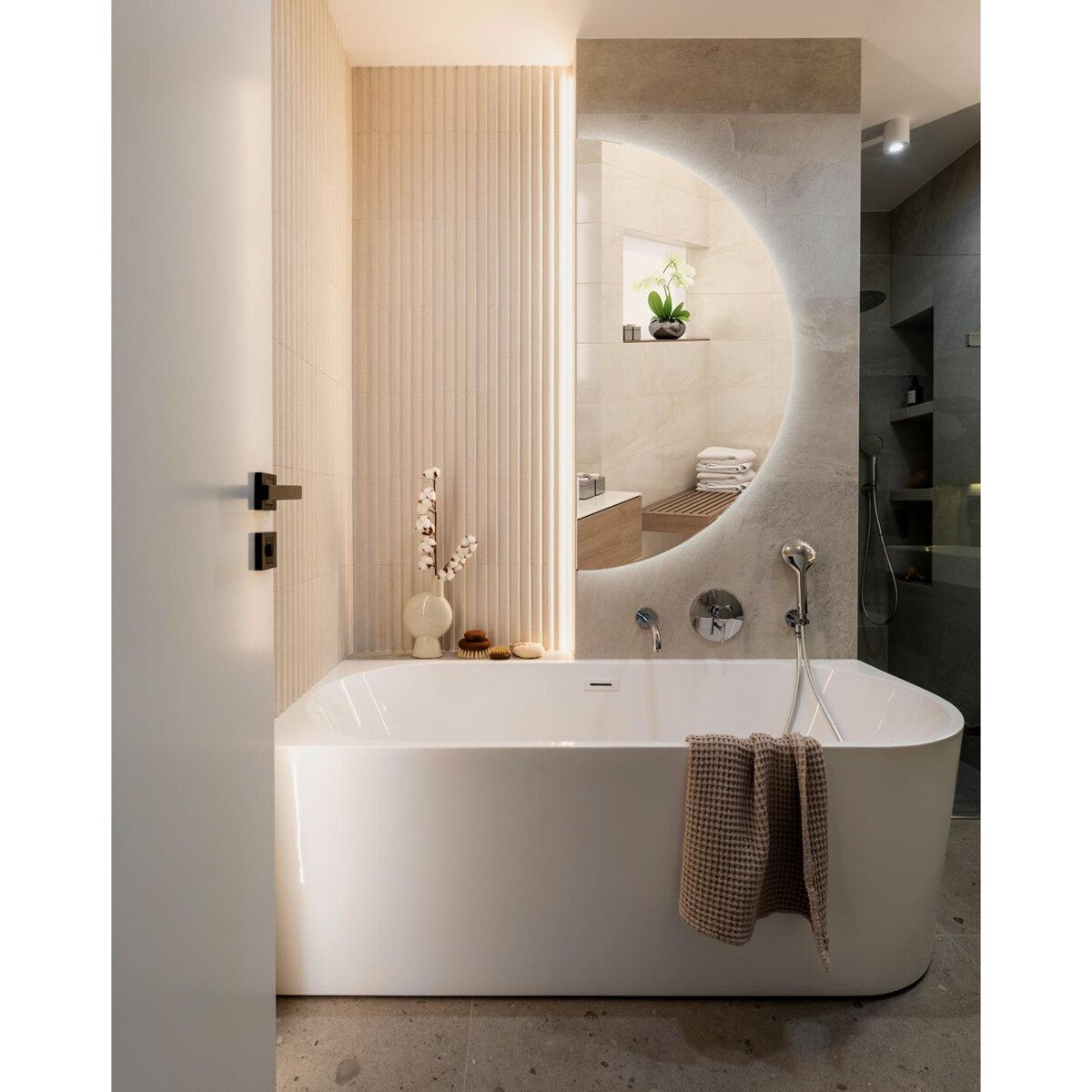 Lustro 100 x 50 cm Półokrągłe światło LED ciepłe