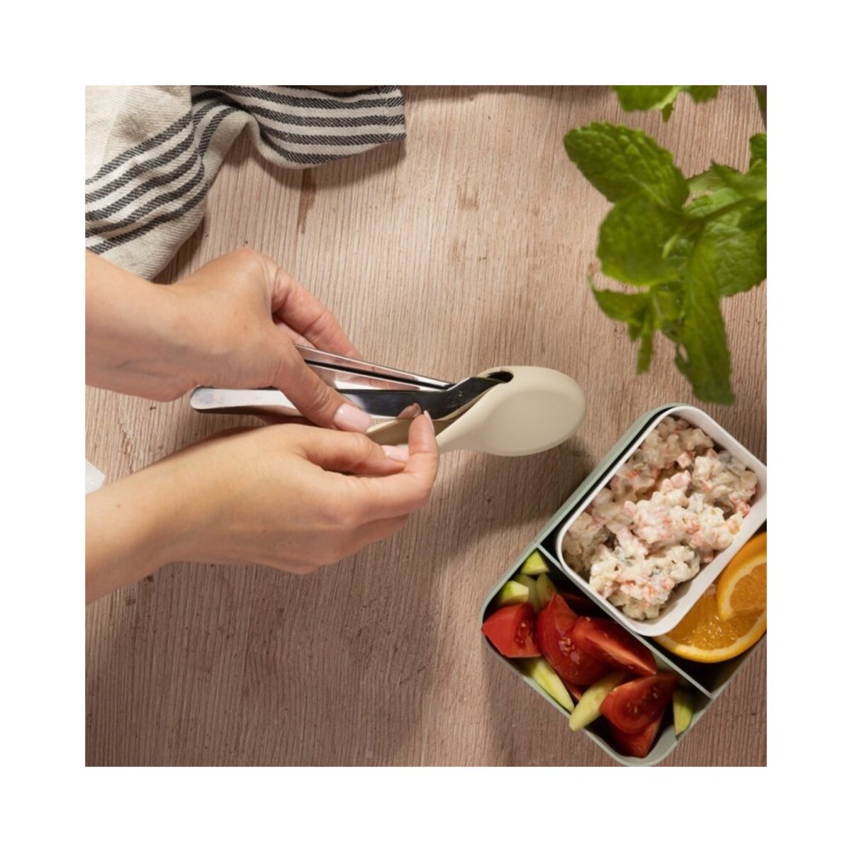 Kinghoff zestaw sztućców w etui do lunch boxów 63235