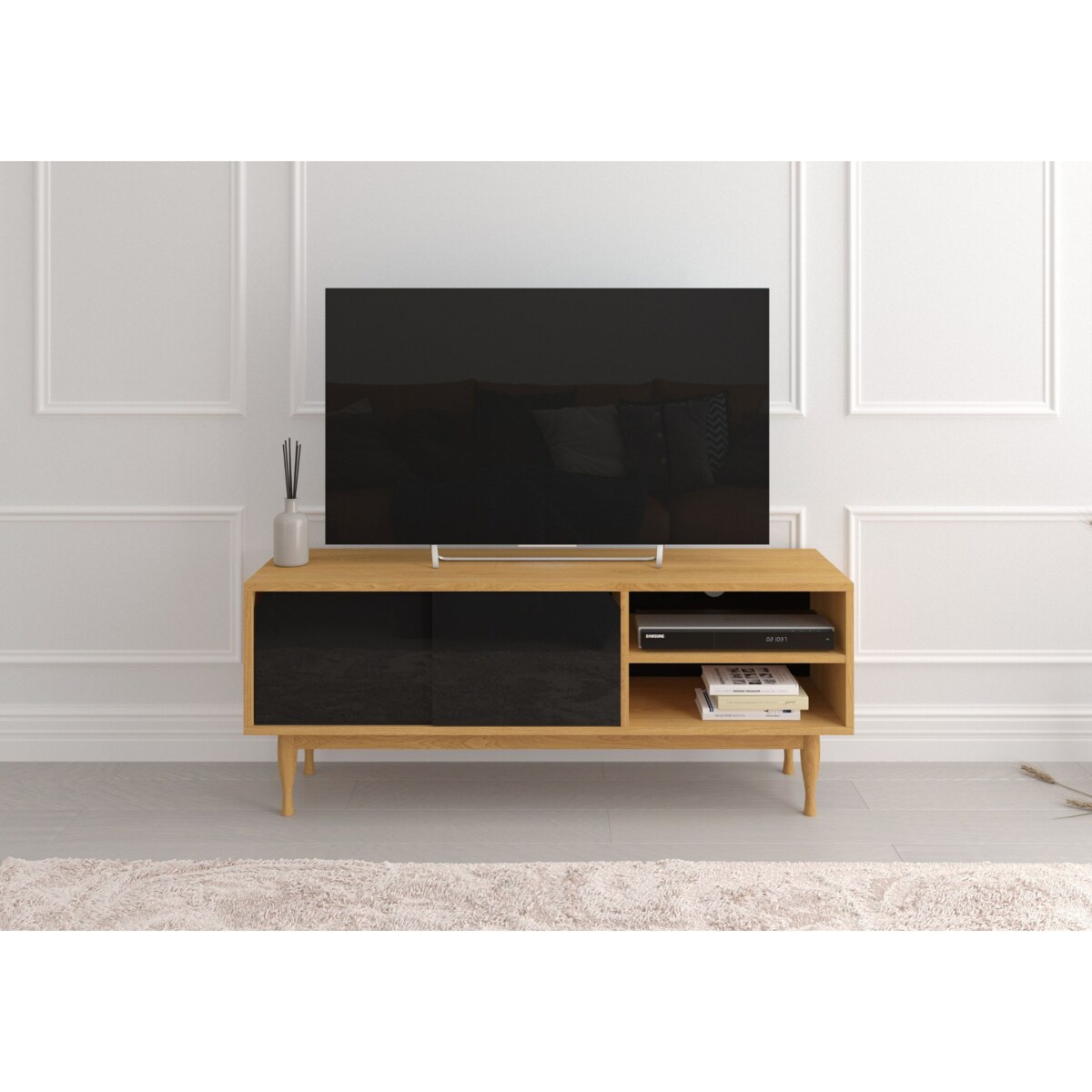 Szafka Rtv Elza Black na dębowych nogach / szer. 135 cm