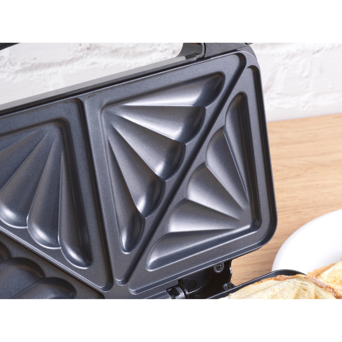 Opiekacz do kanapek trójkąty PETRA z regulacją temperatury 900 W