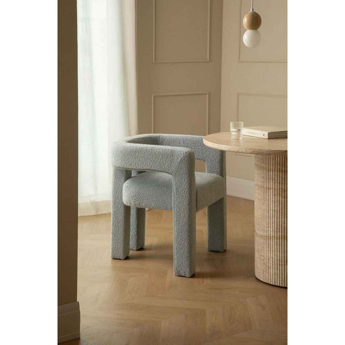 Krzesło do jadalni podłokietnikami, bouclé, błękitne Liara