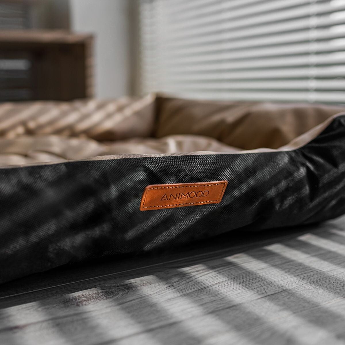 Animood Legowisko pikowane Milo rozmiar: uniwersalny, kolor: beżowy/czarny, materiał:kodura/wigofil