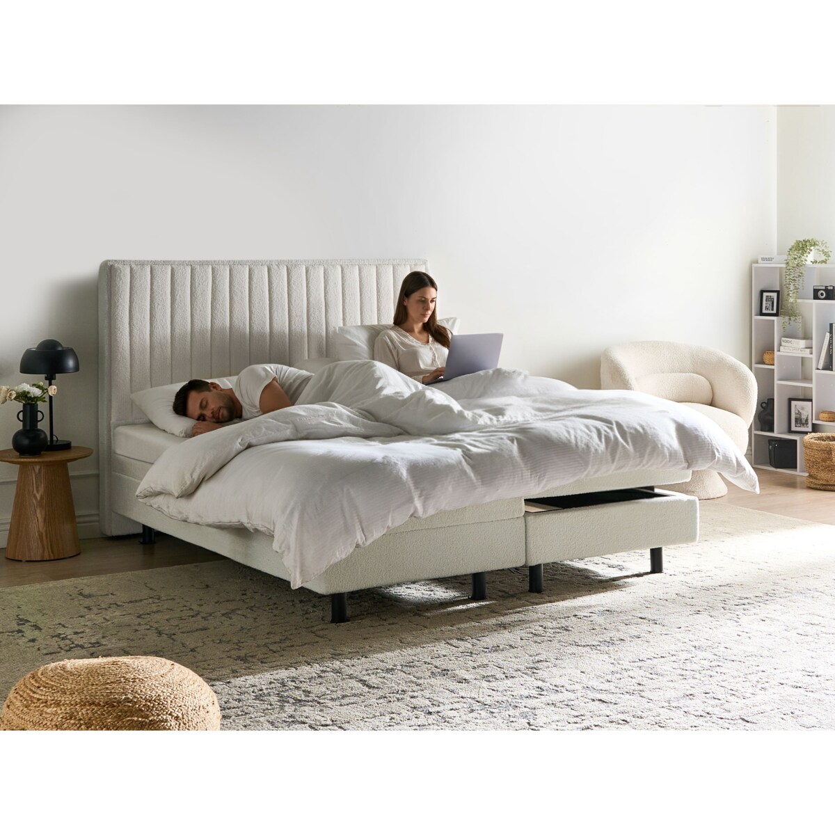 Łóżko regulowane Boucle DUKE II 160 x 200 cm Złamana biel