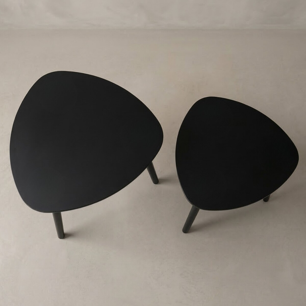 Zestaw 2 stolików kawowych BINI w różnych rozmiarach