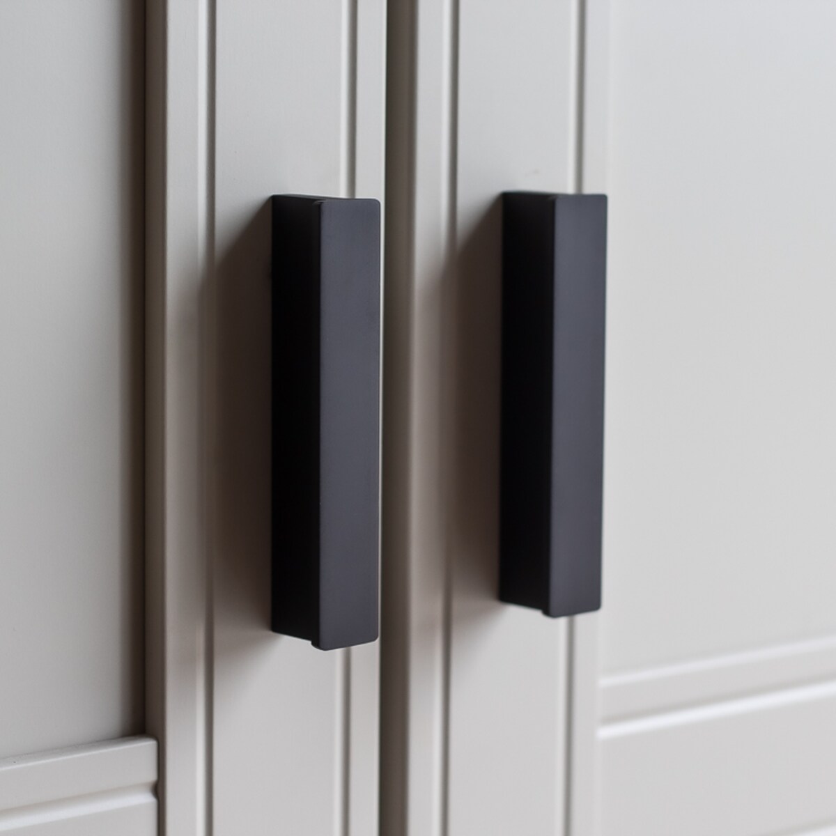 Uchwyt do mebli szafek szuflad meblowy czarny 100 mm