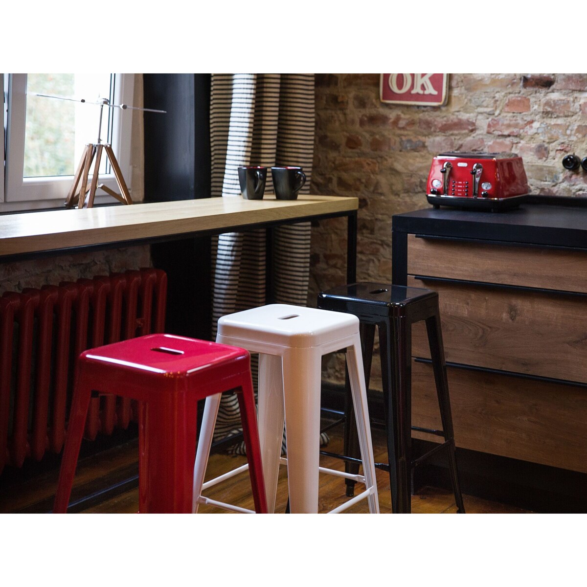 Zestaw 2 stołków barowych metalowych 60 cm biały CABRILLO