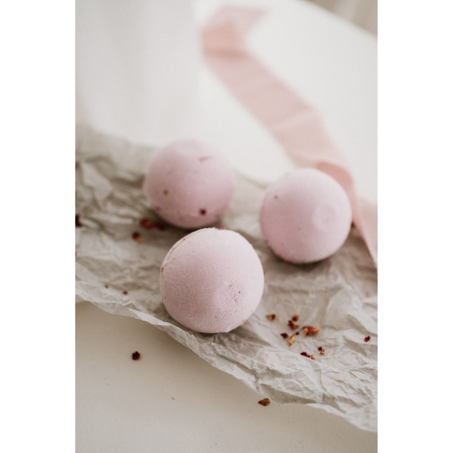 Relaksująca kula do kąpieli RESTFUL ROSE Relaxing Bath bomb