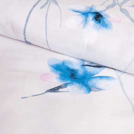 Pościel satyna bawełniana 220x200 Satynlove jasna w pastelowe błękitne kwiatki