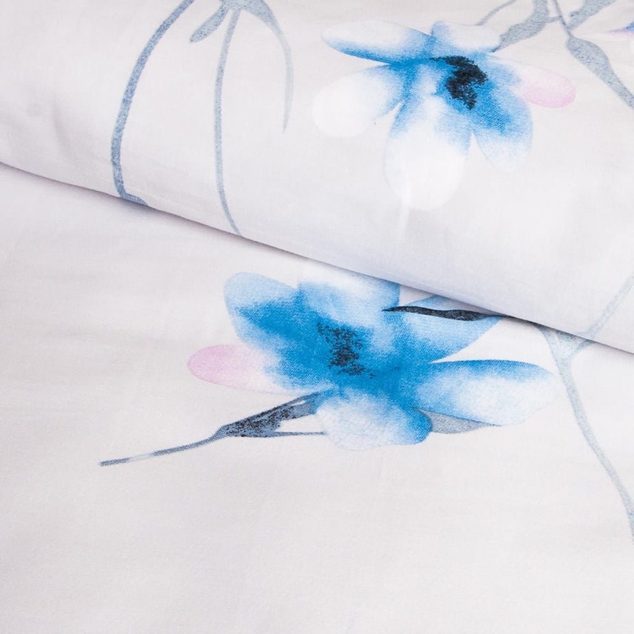 Pościel satyna bawełniana 220x200 Satynlove jasna w pastelowe błękitne kwiatki