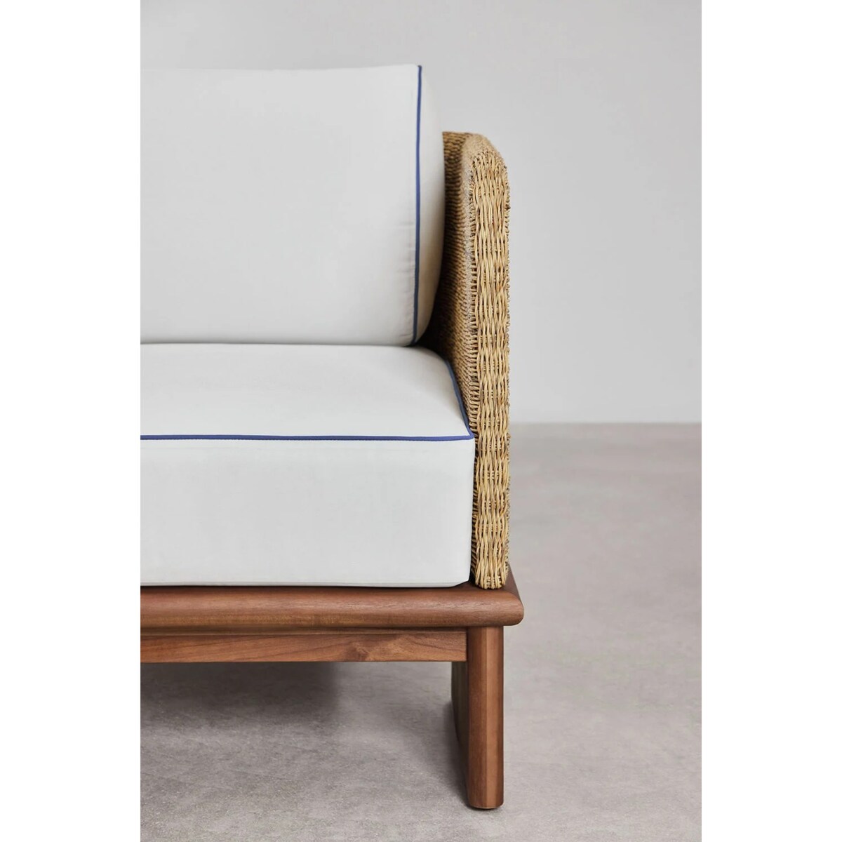 Zestaw ogrodowy: sofa 3-osobowa, 2 fotele i 2 stoliki z rattanu i drewna Famara brąz