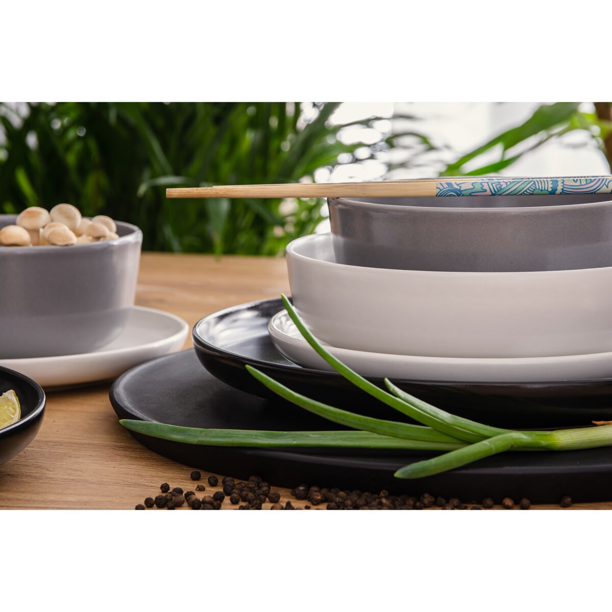 KONSIMO VICTO Zestaw obiadowy 6-osobowy czarno-biało-szary-biały (24 elementy)