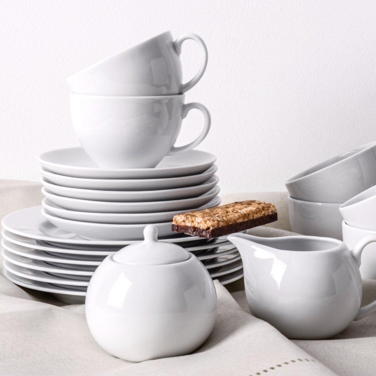 Konsimo MUSCARI Filiżanka do kawy ze spodkiem 12 szt.