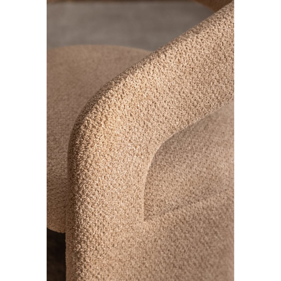 Krzesło tapicerowane Jules z podłokietnikami kawa z mlekiem