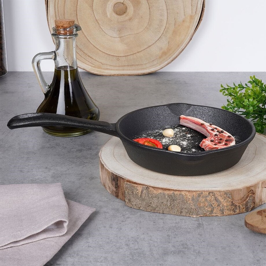 Patelnia Żeliwna Okrągła Talerz Żeliwny na Kuchenke Grill Ognisko 16 cm