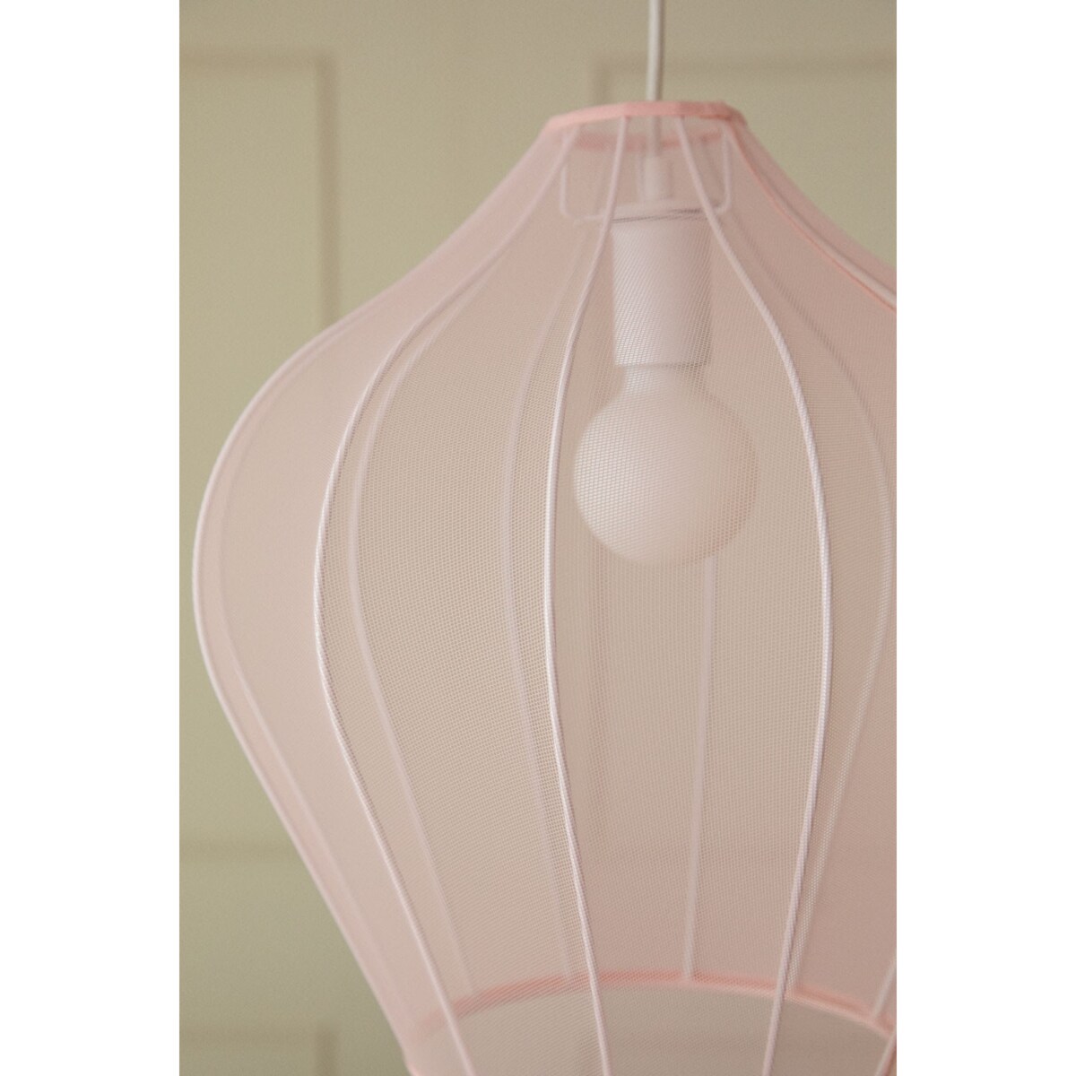 Lampa wisząca z metalu i tkaniny pudrowa Belisa Ø60 cm