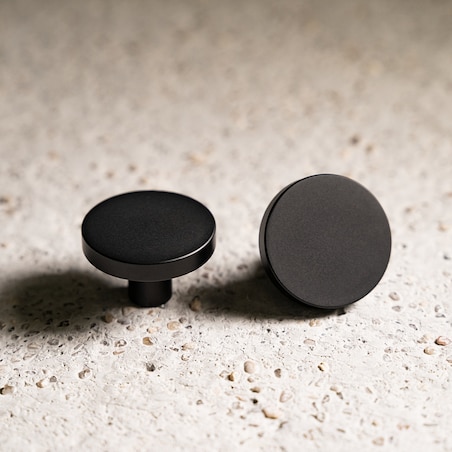 Gałka do mebli uchwyt meblowy czarna klasyczna minimalistyczna do szafek szuflad 30mm