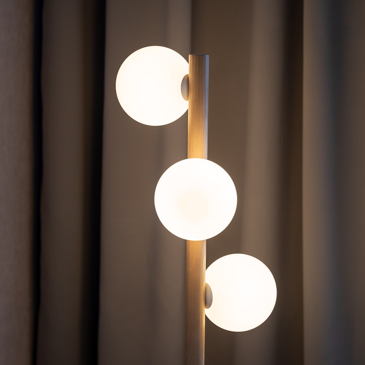 Lampa podłogowa TK Lighting ESTERA WOOD 5809, 3xG9, drewno sosna, biała-czarna, 150 cm