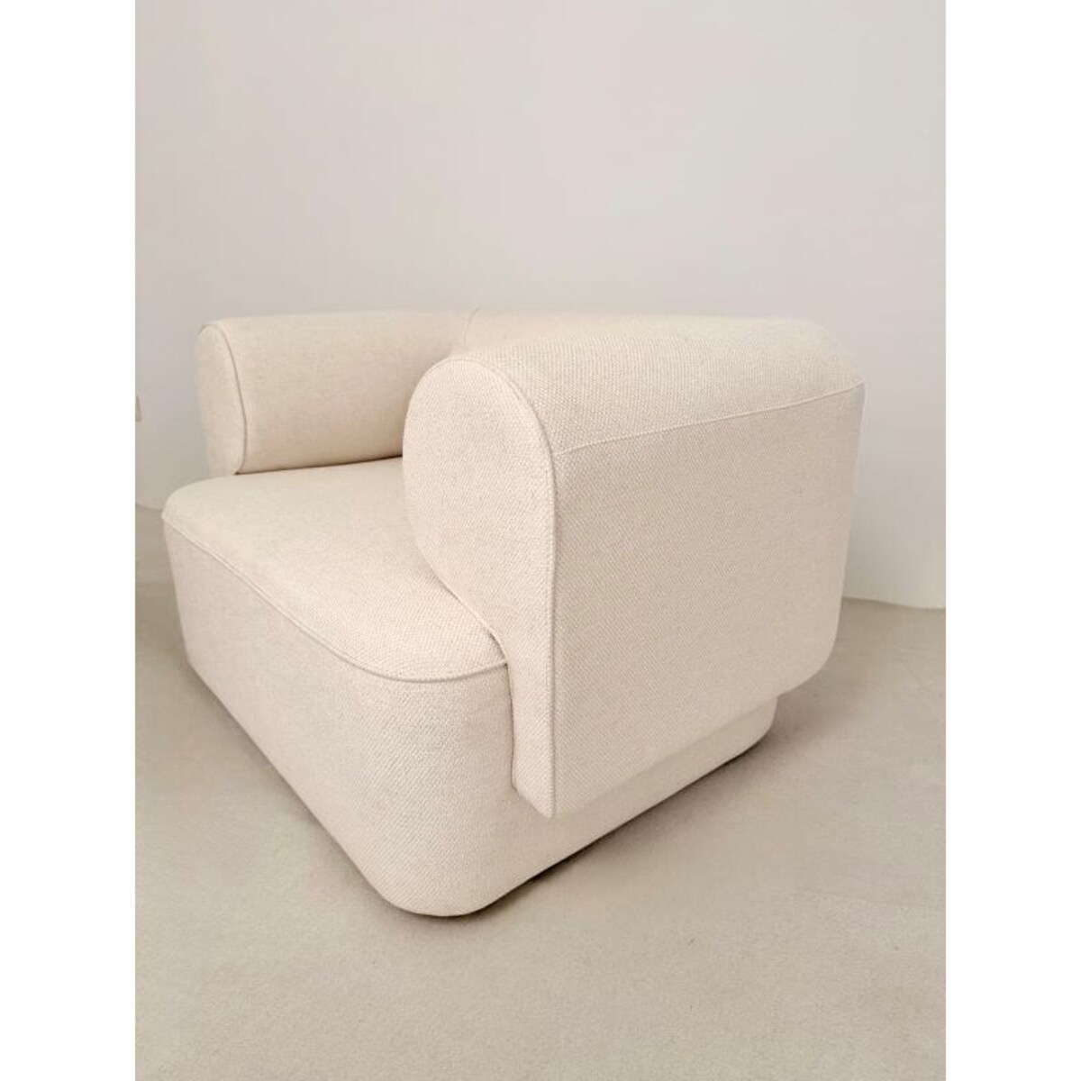 FOTEL BELAGIO KREMOWY NOWOCZESNY DESIGN I WYJĄTKOWY KOMFORT