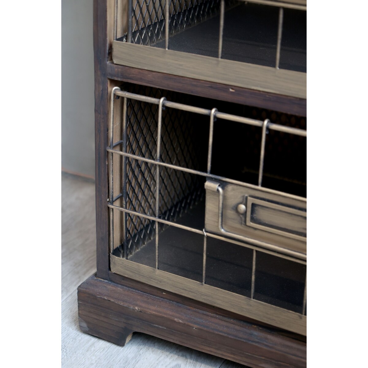 Komoda szafka z szufladami i drucianymi koszami 139 cm