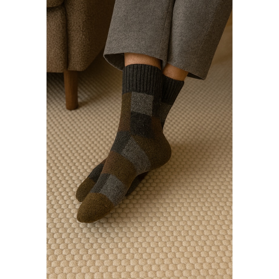 Wełniane skarpety w klasyczną kratę – rozmiar 39–43