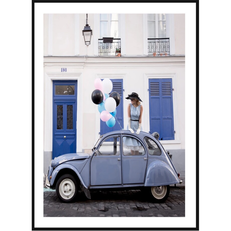 Poster Story, Plakat, Obraz - Kobieta z Balonami i Niebieski Samochód No1, wymiary 60 x 84 cm