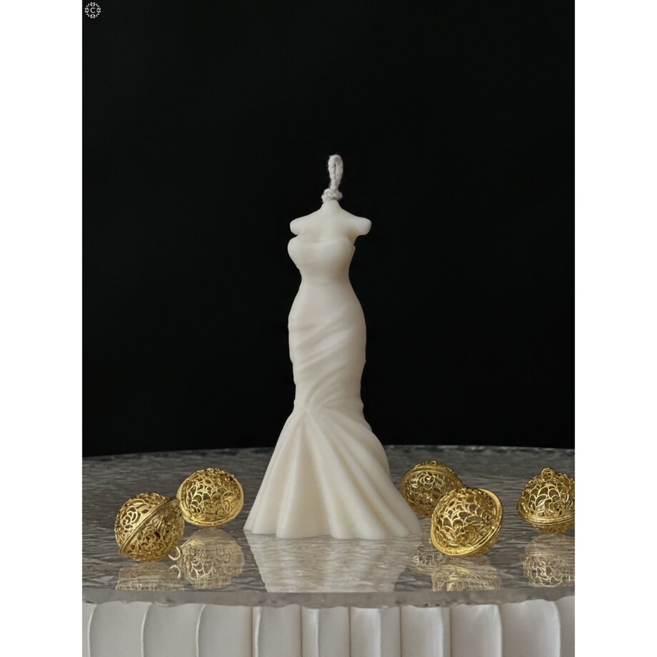 Świeca sojowa ozdobna Valery - suknia ślubna