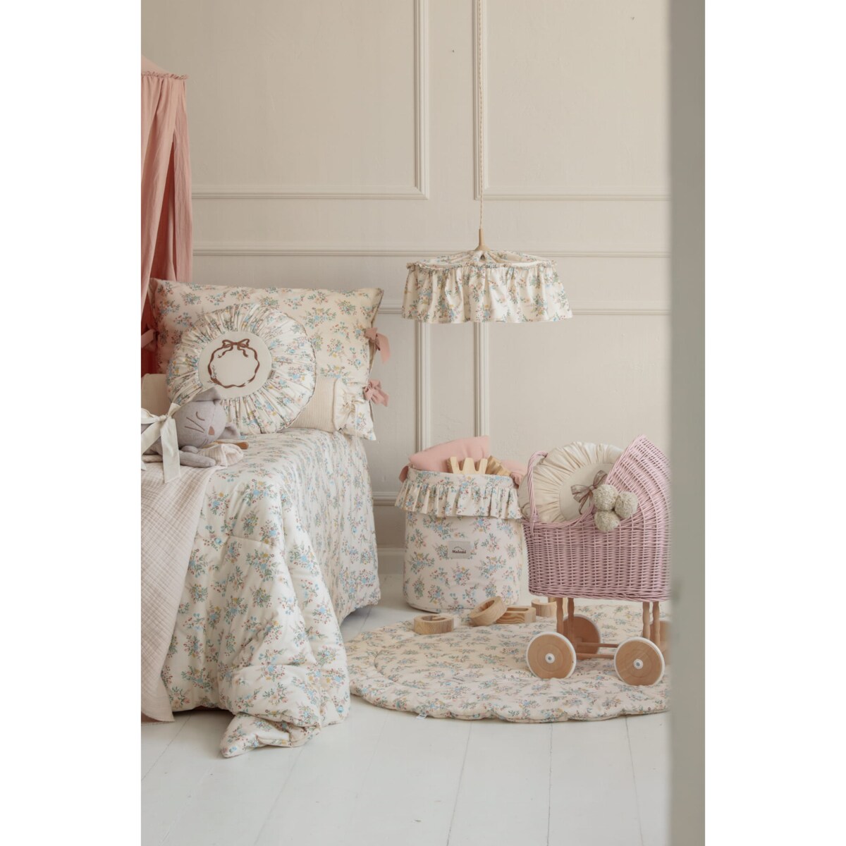 Mata do zabaw Blooming Meadow