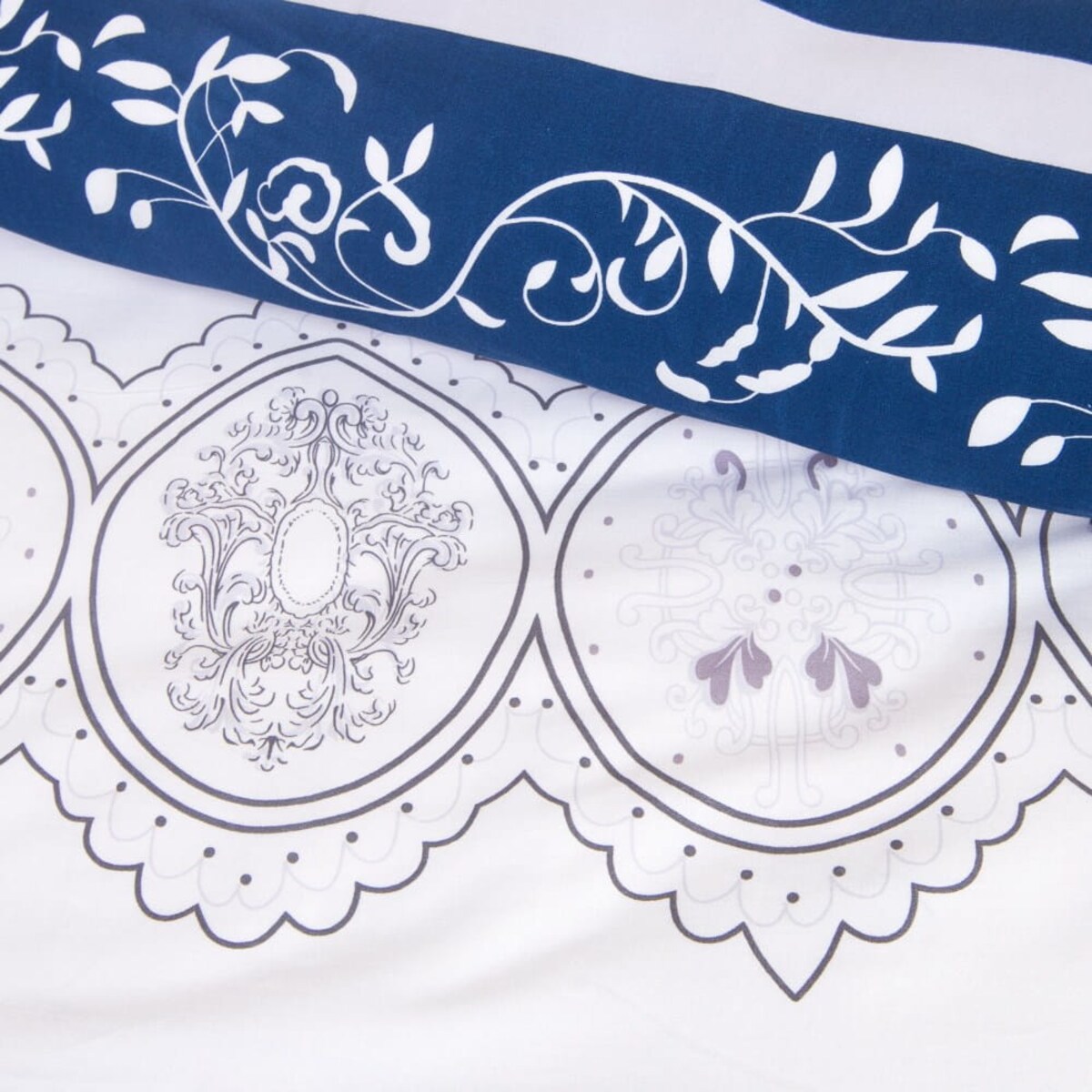 Pościel satyna bawełniana 220x200 Satynlove granatowo białe pasy w ornamenty