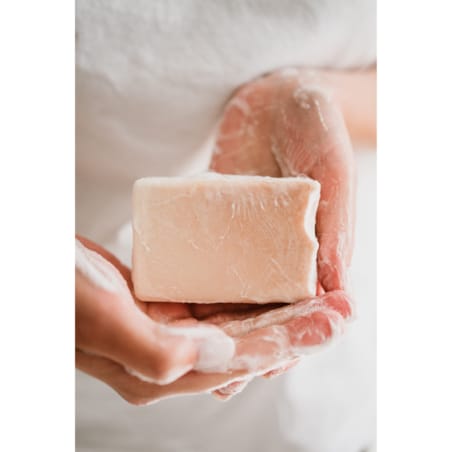 Naturalne mydło z kwasem jabłkowym i różową glinką- Natural soap with malic acid and pink clay