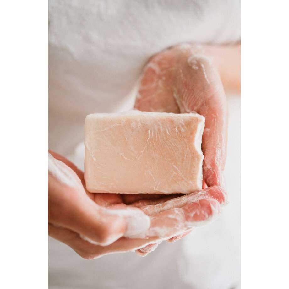 Naturalne mydło z kwasem jabłkowym i różową glinką- Natural soap with malic acid and pink clay