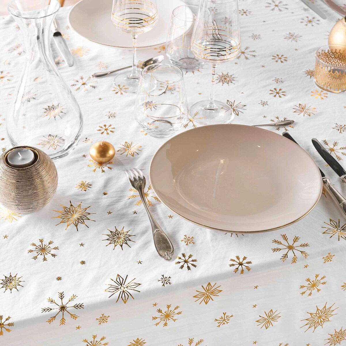 Obrus prostokątny, złote zdobienie, 140 x 240 cm, ASTRELIA